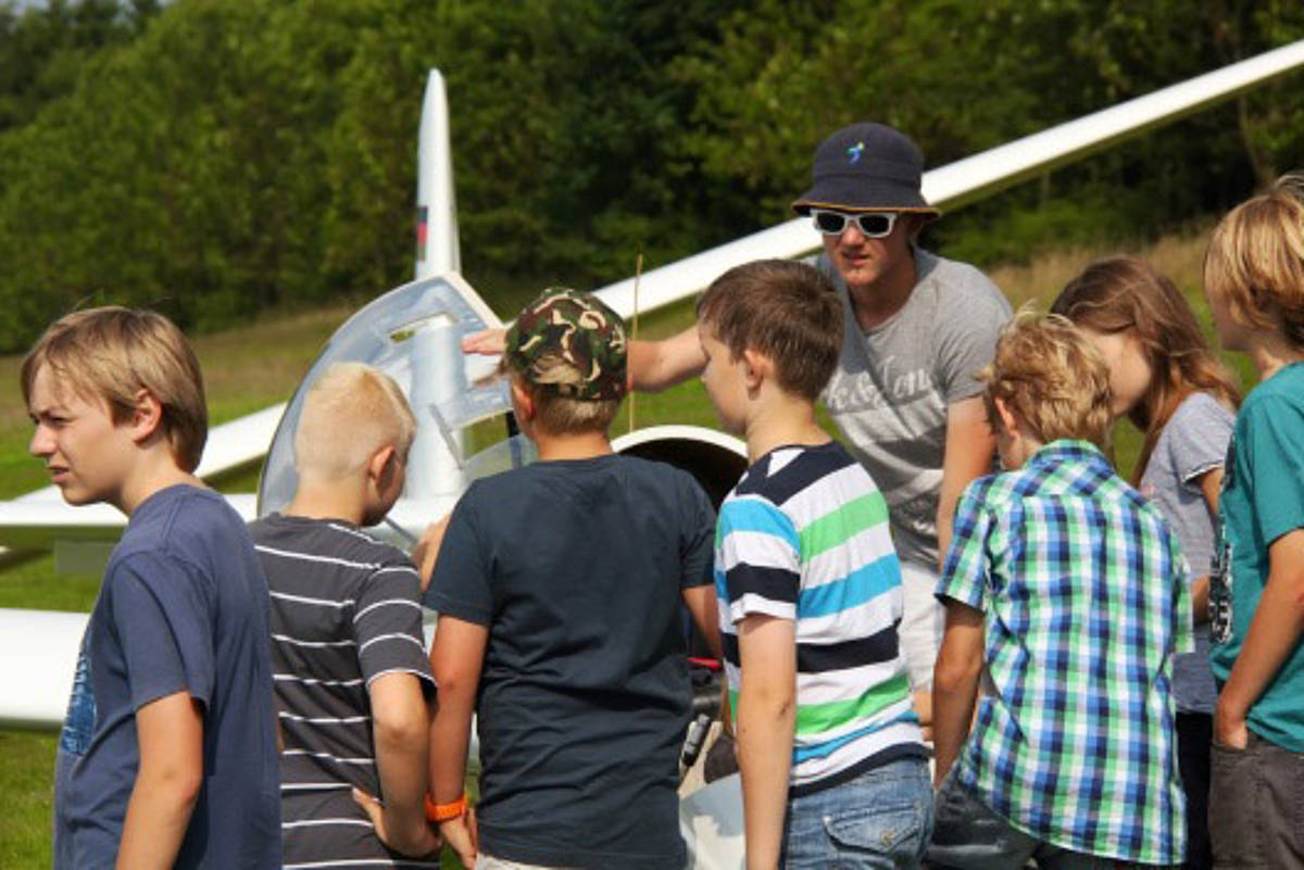 Auf dem Segelflugplatz