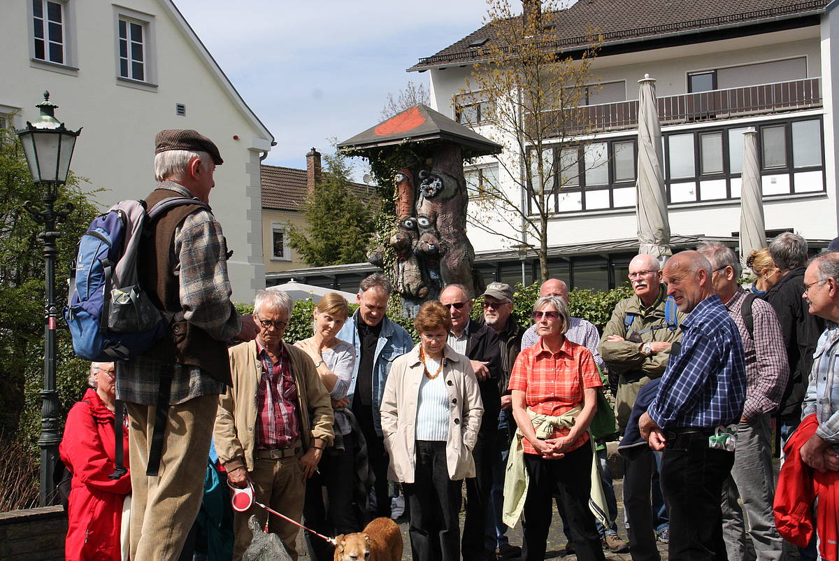 Start am Steenkühlerbrunnen 